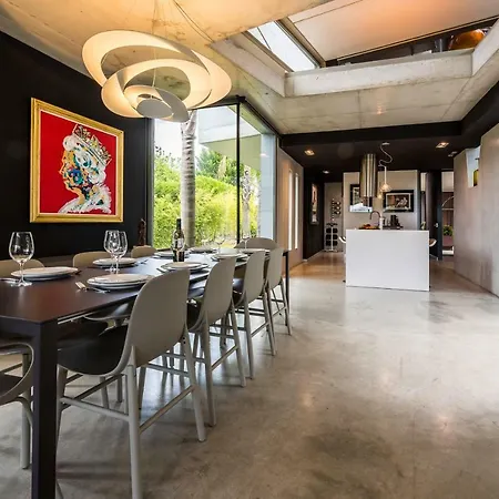 Villa Borobil: Heated Pool, Barbecue & Gardens